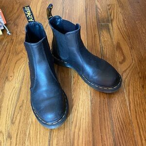 Dr Martens Leather Chelsea Boot